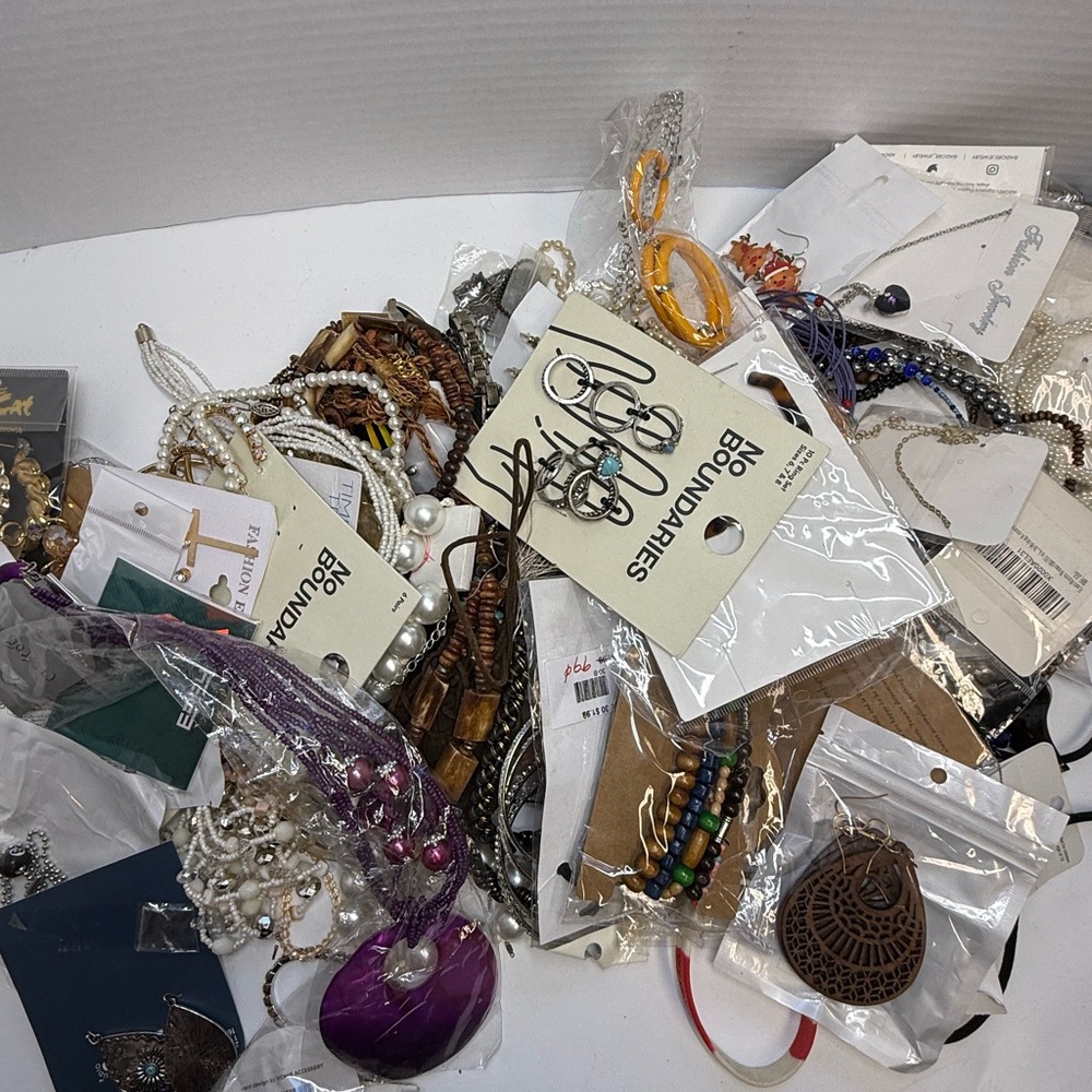 Reserved listing 5 lb jewelry lot - Picture 2 of 3